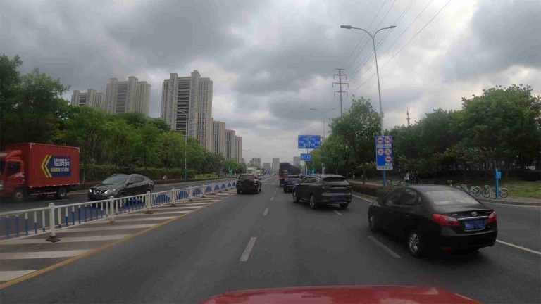 Cloudy day city road dash cam video dataset