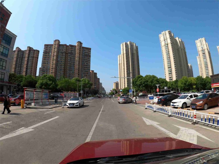 Sunny day city road dash cam video dataset